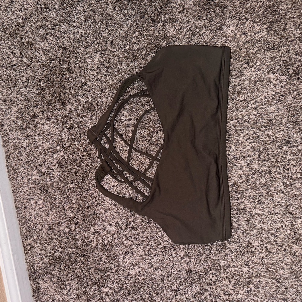 Lululemon free to be bra